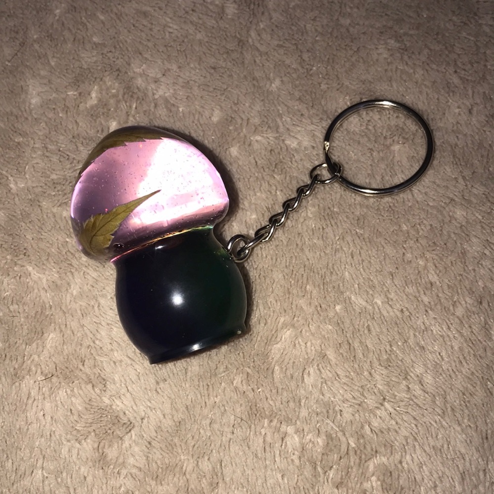 Custom Epoxy mini mushroom 🍄 keychain with shells ✨ Wish and leaf